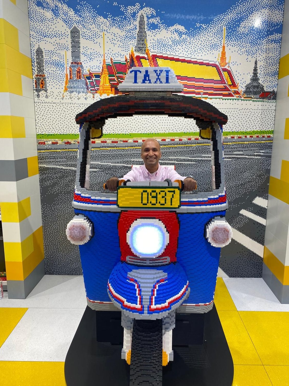 Rohan in LEGO store Thailand